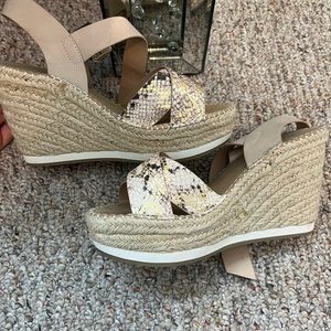 Snakeskin/nude SODA wedges